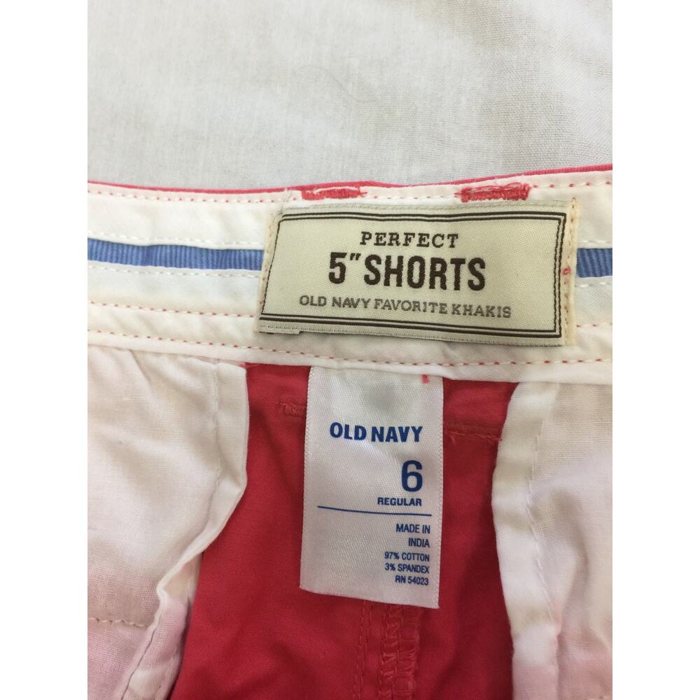 ๐๐๐ OLD NAVY WOMENS SHORTS SIZE 6 ๐๐๐ - Picture 2 of 3